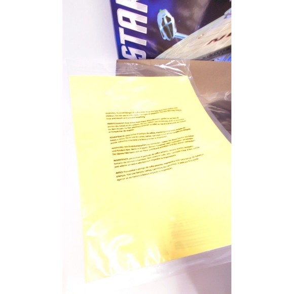 New AMT Star Trek U.S.S. Enterprise NCC-1701 with Shuttle Craft 2018 #AMT1080/06 - Picture 11 of 14